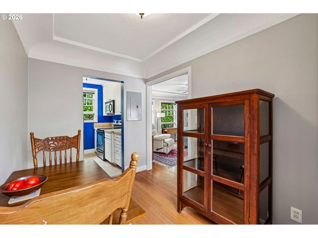 2250 Ne FLANDERS St 1, Portland, OR 97232