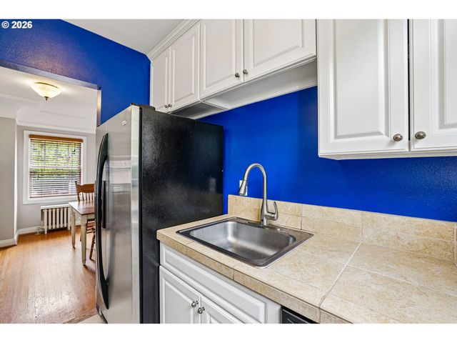 2250 Ne FLANDERS St 1, Portland, OR 97232