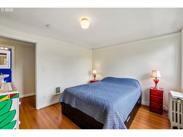 2250 Ne FLANDERS St 1, Portland, OR 97232