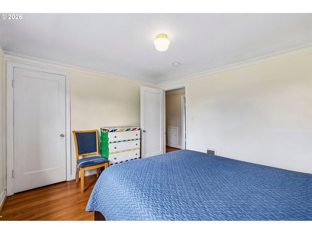 2250 Ne FLANDERS St 1, Portland, OR 97232