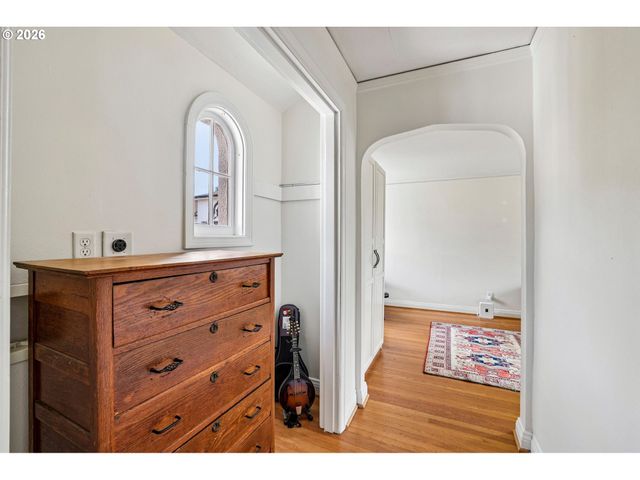 2250 Ne FLANDERS St 1, Portland, OR 97232