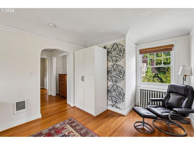2250 Ne FLANDERS St 1, Portland, OR 97232