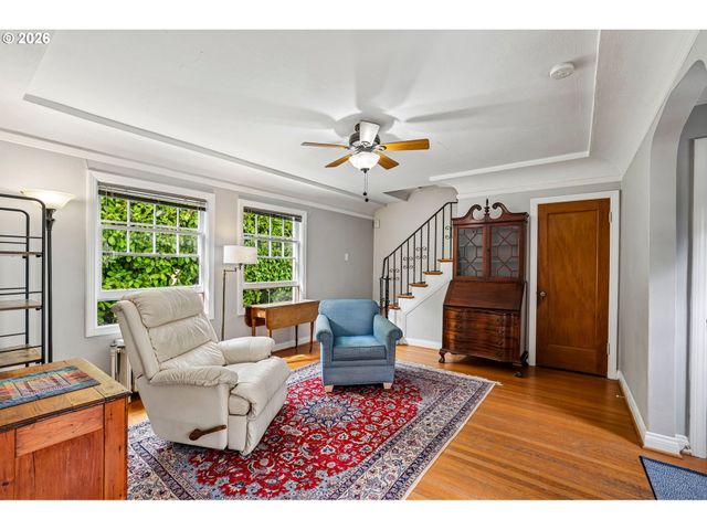 2250 Ne FLANDERS St 1, Portland, OR 97232