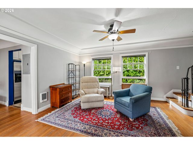 2250 Ne FLANDERS St 1, Portland, OR 97232