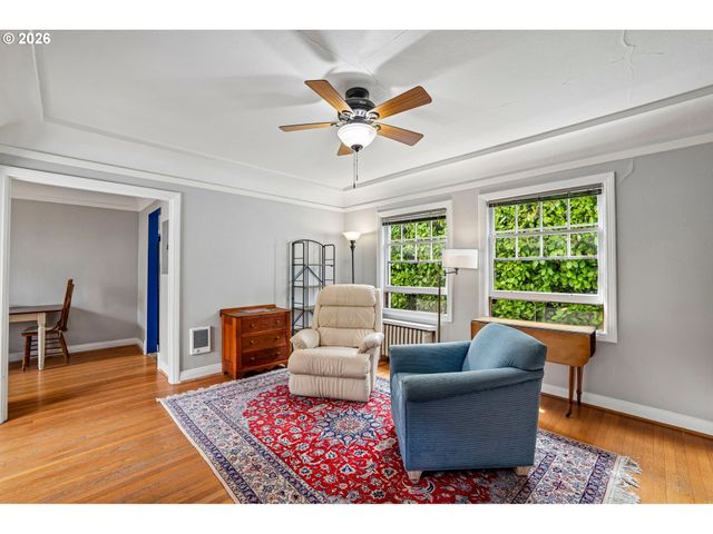 2250 Ne FLANDERS St 1, Portland, OR 97232
