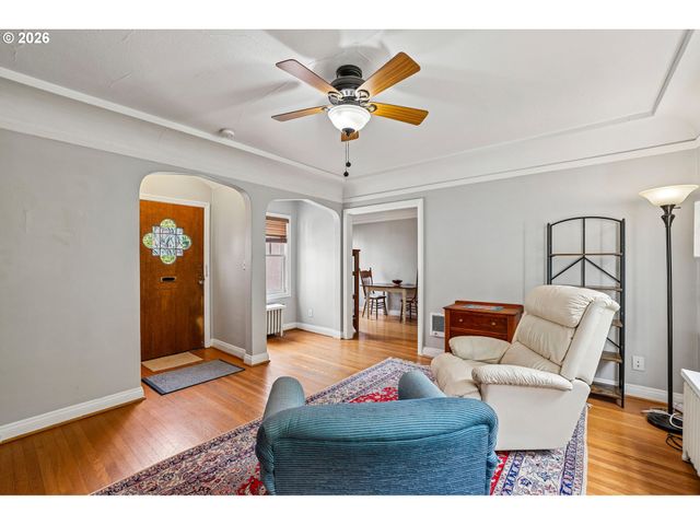 2250 Ne FLANDERS St 1, Portland, OR 97232
