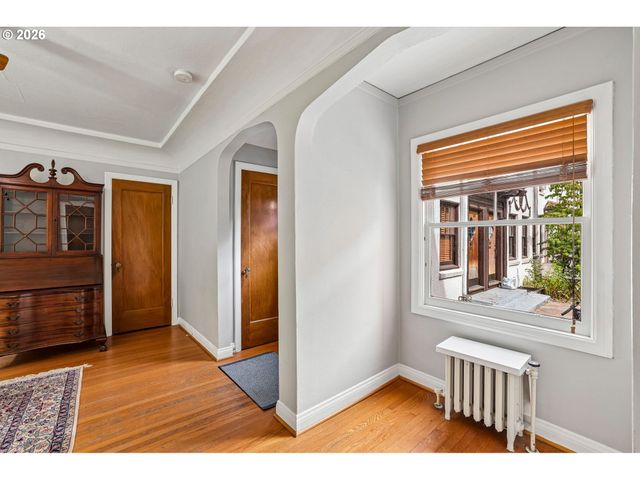 2250 Ne FLANDERS St 1, Portland, OR 97232
