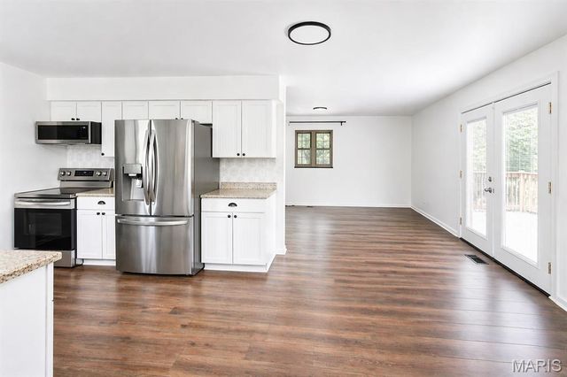14125 Old Jamestown Road, St Louis, MO 63033