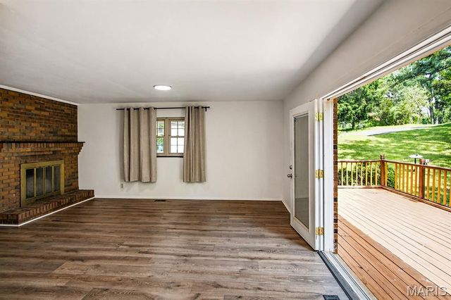 14125 Old Jamestown Road, St Louis, MO 63033