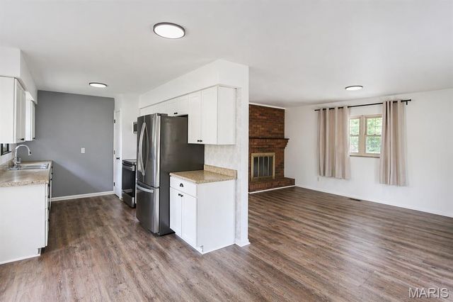 14125 Old Jamestown Road, St Louis, MO 63033