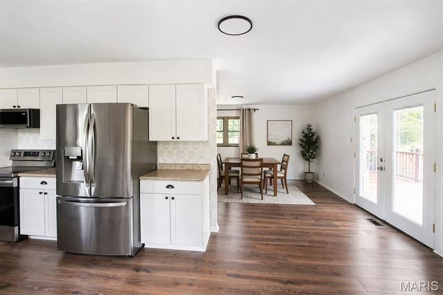 14125 Old Jamestown Road, St Louis, MO 63033