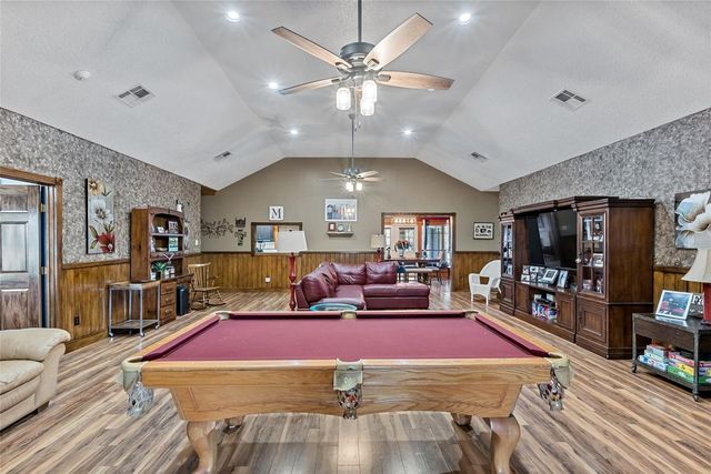 1314 North Tammye Lane, Madisonville, TX 77864