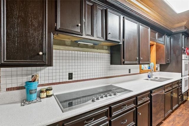 1314 North Tammye Lane, Madisonville, TX 77864