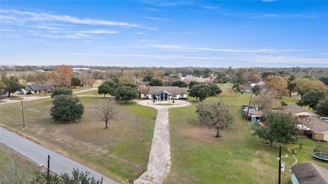 1314 North Tammye Lane, Madisonville, TX 77864