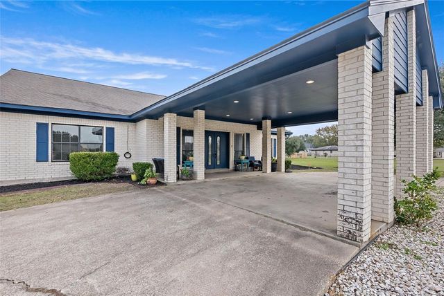 1314 North Tammye Lane, Madisonville, TX 77864