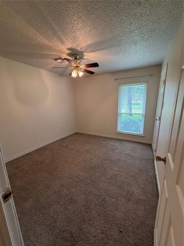 3011 Longwood Lane, Dickinson, TX 77539