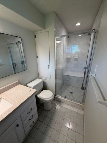 3011 Longwood Lane, Dickinson, TX 77539