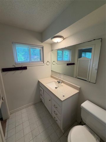 3011 Longwood Lane, Dickinson, TX 77539