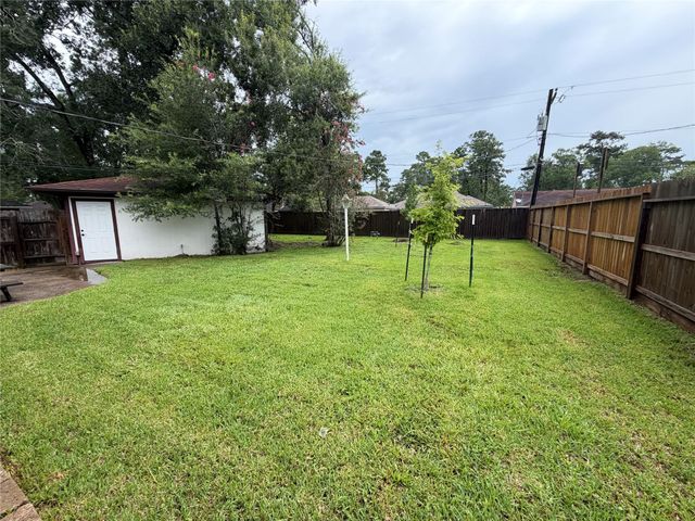 3011 Longwood Lane, Dickinson, TX 77539