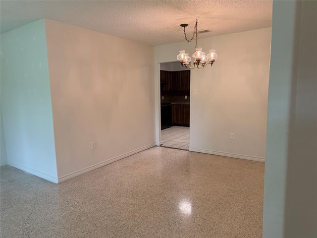 3011 Longwood Lane, Dickinson, TX 77539
