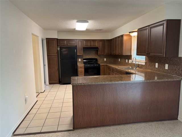 3011 Longwood Lane, Dickinson, TX 77539