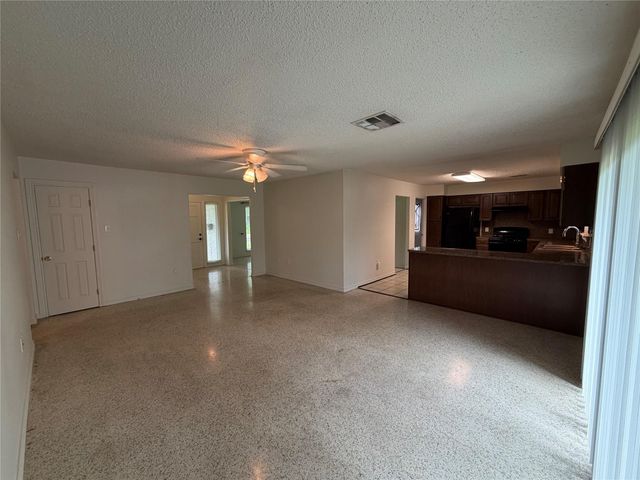 3011 Longwood Lane, Dickinson, TX 77539