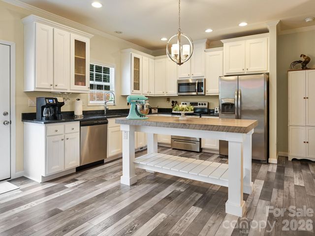 241 West Sunset Ridge Drive, Etowah, NC 28729