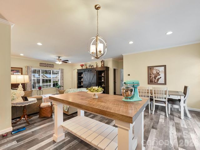 241 West Sunset Ridge Drive, Etowah, NC 28729