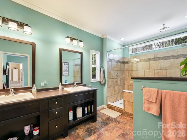 241 West Sunset Ridge Drive, Etowah, NC 28729