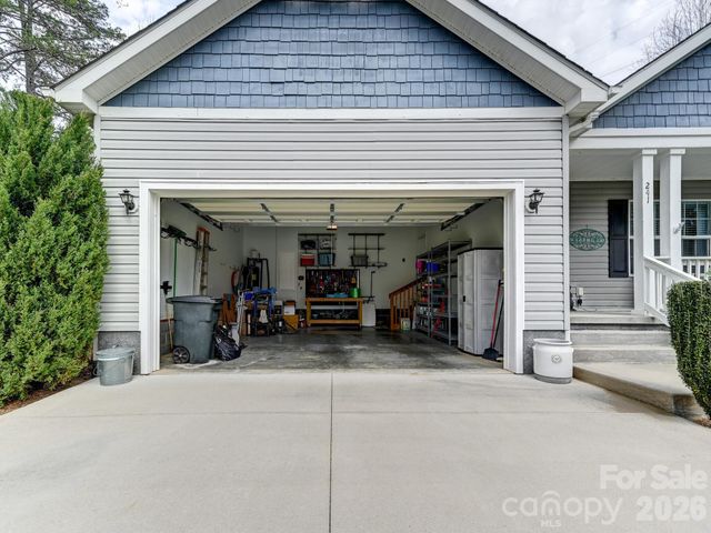 241 West Sunset Ridge Drive, Etowah, NC 28729