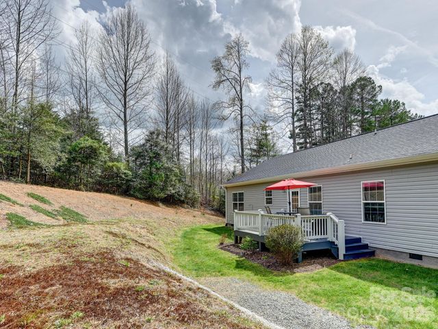241 West Sunset Ridge Drive, Etowah, NC 28729