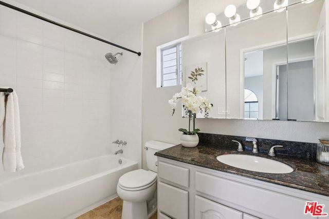 6017 Delphi Street, Los Angeles, CA 90042