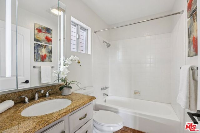 6017 Delphi Street, Los Angeles, CA 90042