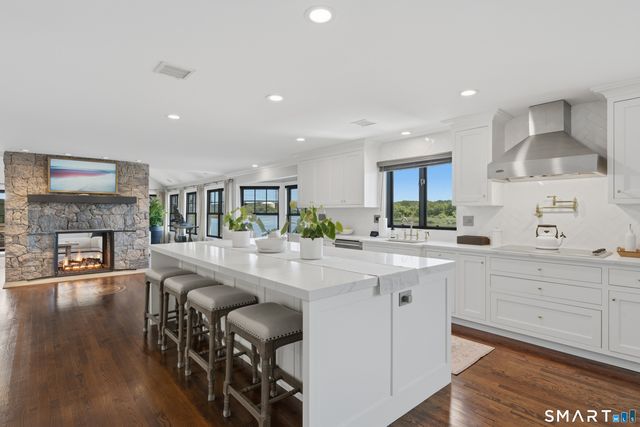 500 River Road, Stratford, CT 06614