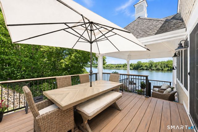 500 River Road, Stratford, CT 06614