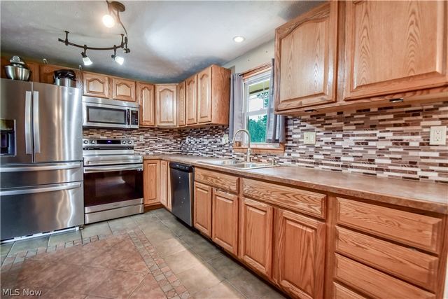 36388 Sunset Drive, Eastlake, OH 44095