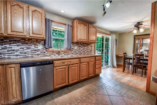 36388 Sunset Drive, Eastlake, OH 44095