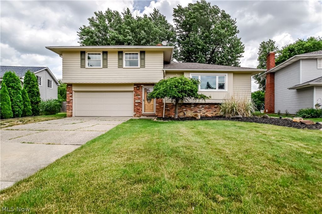 36388 Sunset Drive, Eastlake, OH 44095