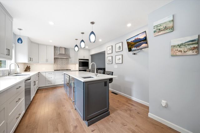 11 Hammar Road, Nashua, NH 03062