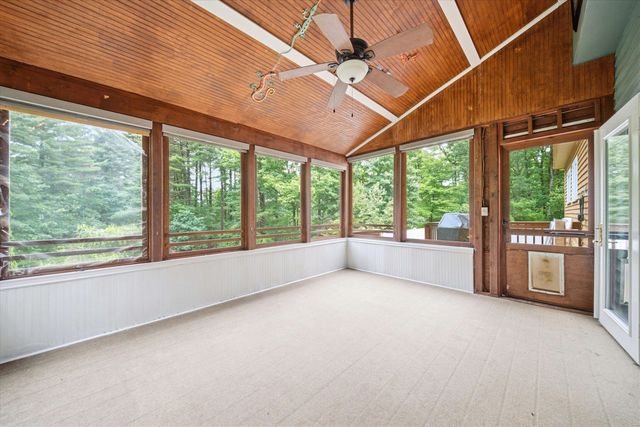 11 Hammar Road, Nashua, NH 03062