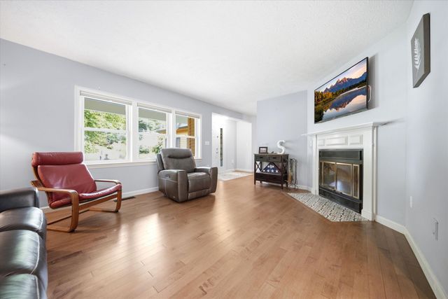 11 Hammar Road, Nashua, NH 03062
