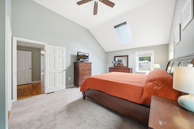 11 Hammar Road, Nashua, NH 03062