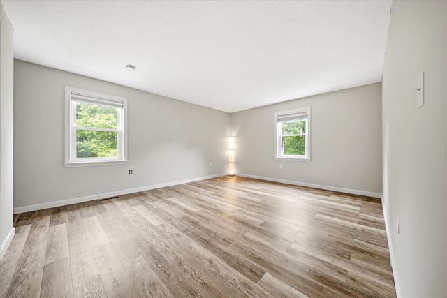 11 Hammar Road, Nashua, NH 03062