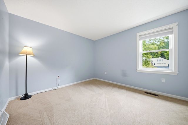 11 Hammar Road, Nashua, NH 03062