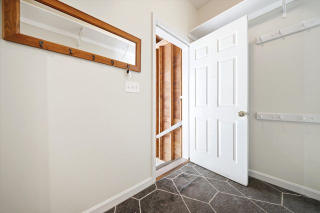 11 Hammar Road, Nashua, NH 03062