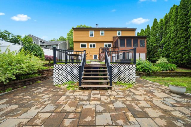 11 Hammar Road, Nashua, NH 03062