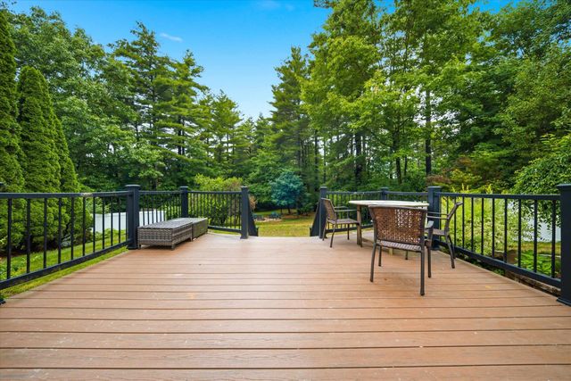 11 Hammar Road, Nashua, NH 03062