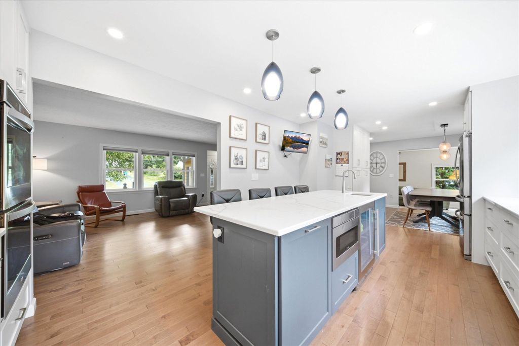 11 Hammar Road, Nashua, NH 03062
