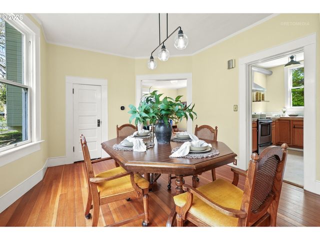 2304 17TH Ave, Forest Grove, OR 97116