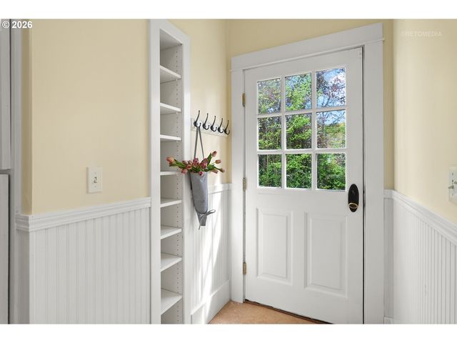 2304 17TH Ave, Forest Grove, OR 97116